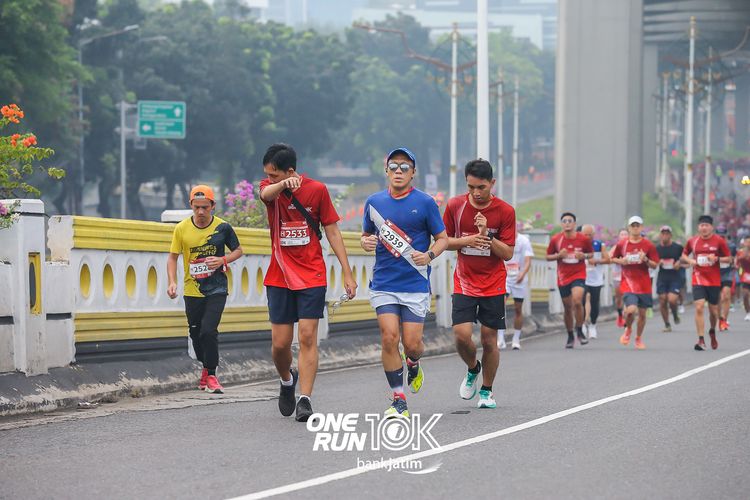 Race photo from ONE RUN 10 K