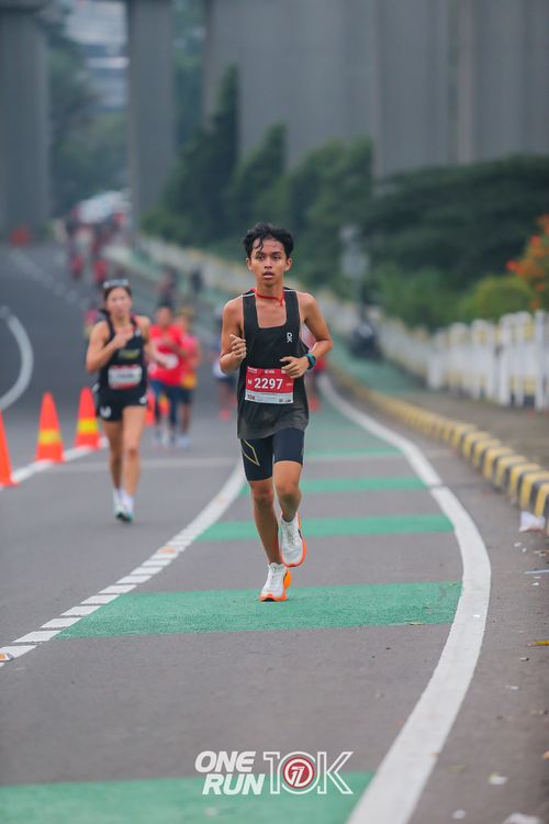 Race photo from ONE RUN 10K 2025