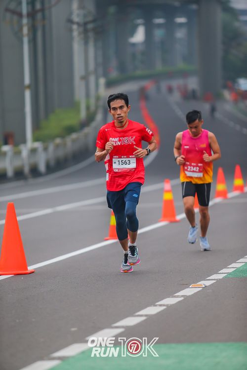 Race photo from ONE RUN 10K 2025