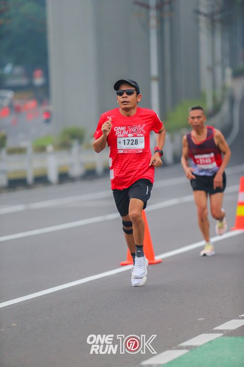 Race photo from ONE RUN 10K 2025