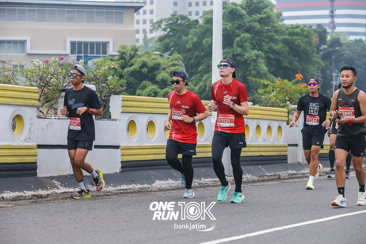 Race photo from ONE RUN 10 K