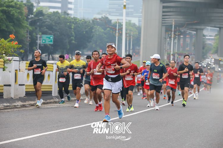 Race photo from ONE RUN 10 K