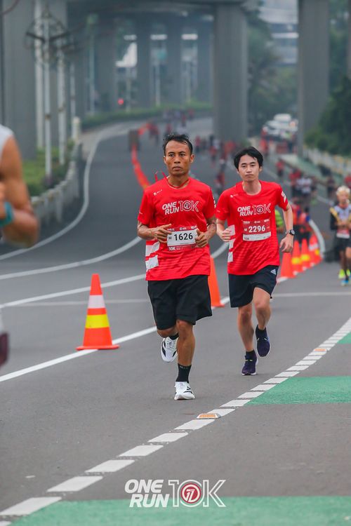 Race photo from ONE RUN 10K 2025