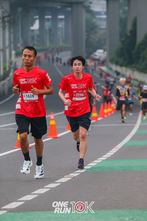 Race photo from ONE RUN 10K 2025