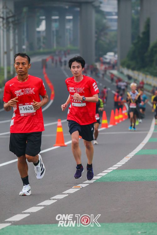 Race photo from ONE RUN 10K 2025