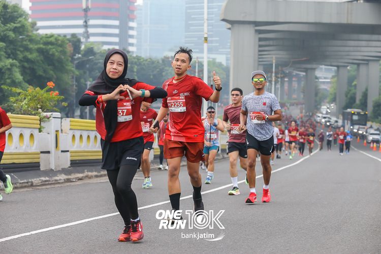 Race photo from ONE RUN 10 K