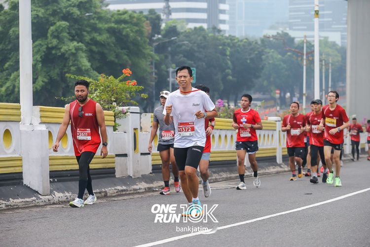 Race photo from ONE RUN 10 K