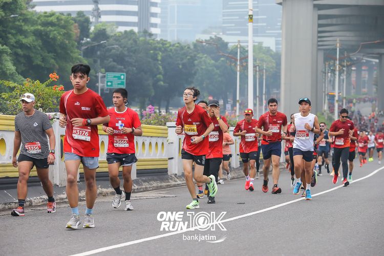 Race photo from ONE RUN 10 K