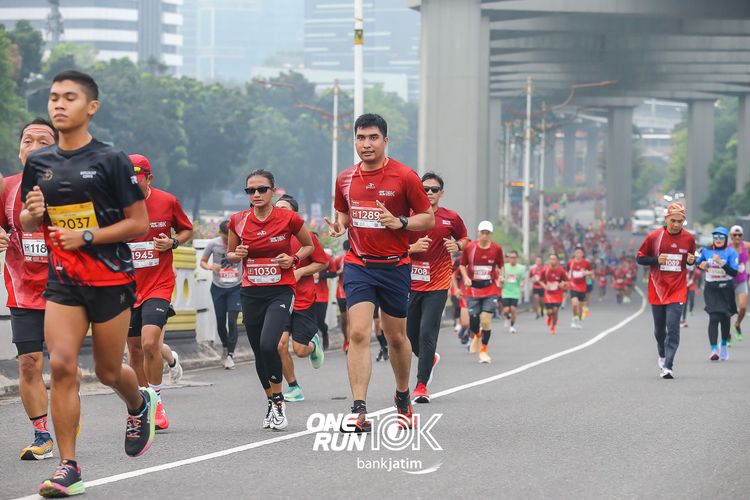 Race photo from ONE RUN 10 K