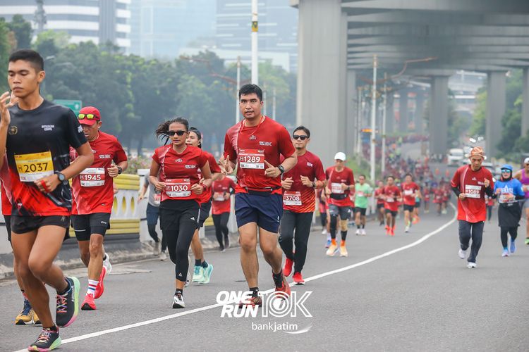 Race photo from ONE RUN 10 K
