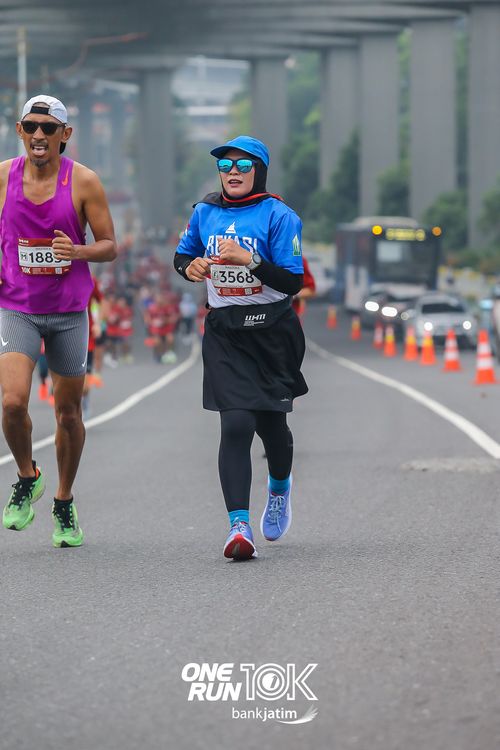 Race photo from ONE RUN 10 K