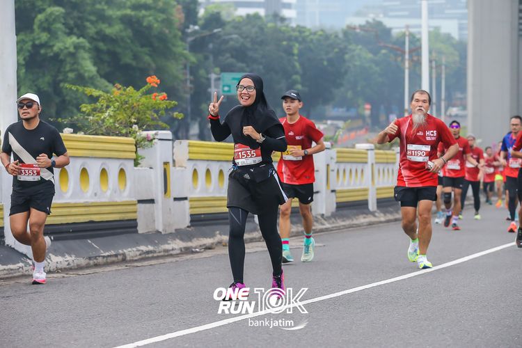 Race photo from ONE RUN 10 K