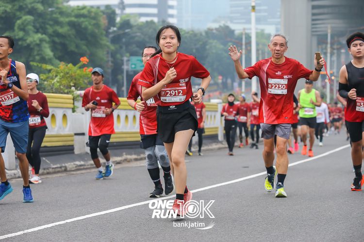 Race photo from ONE RUN 10 K