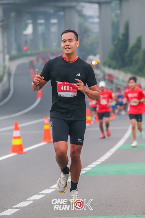 Race photo from ONE RUN 10K 2025