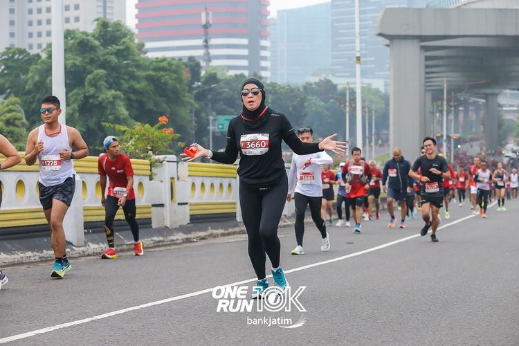 Race photo from ONE RUN 10 K