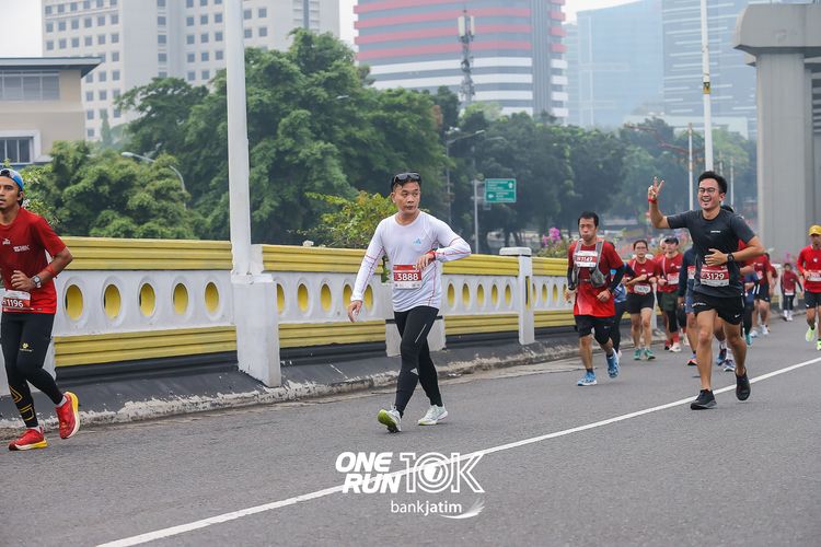 Race photo from ONE RUN 10 K