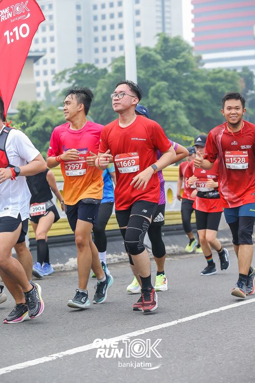 Race photo from ONE RUN 10 K
