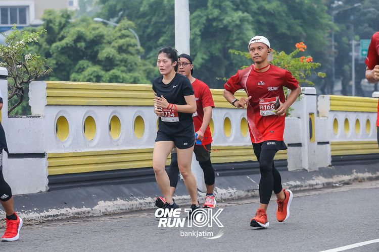 Race photo from ONE RUN 10 K