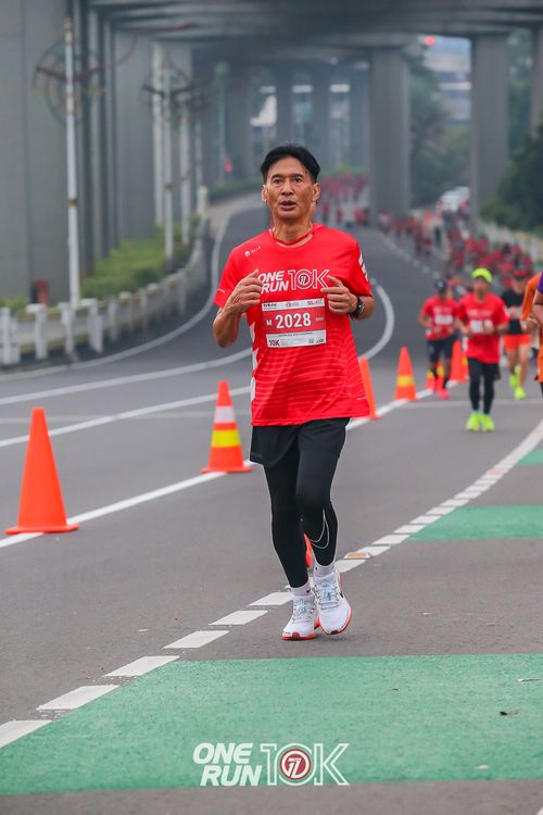 Race photo from ONE RUN 10K 2025