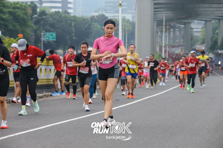 Race photo from ONE RUN 10 K