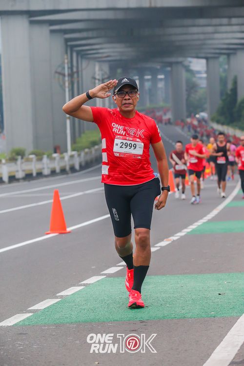 Race photo from ONE RUN 10K 2025