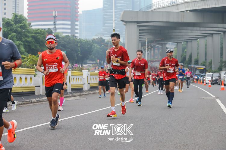Race photo from ONE RUN 10 K