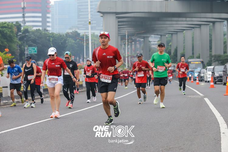 Race photo from ONE RUN 10 K
