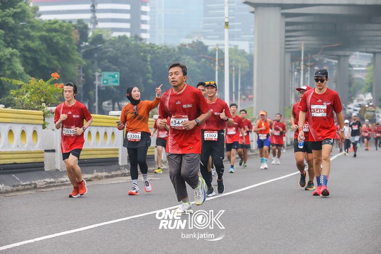 Race photo from ONE RUN 10 K