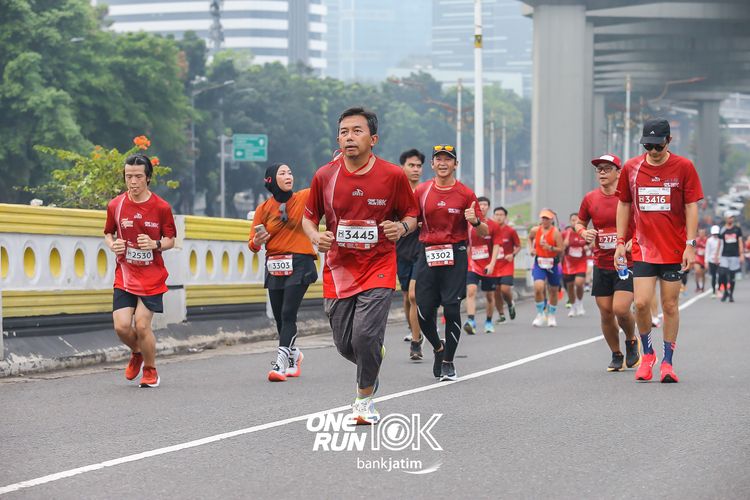 Race photo from ONE RUN 10 K