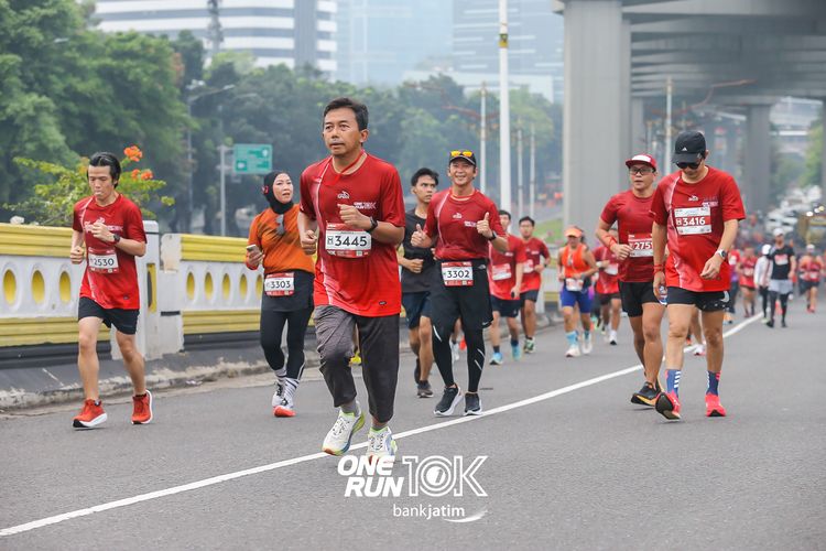 Race photo from ONE RUN 10 K