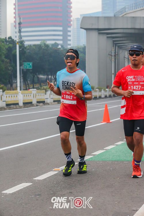 Race photo from ONE RUN 10K 2025
