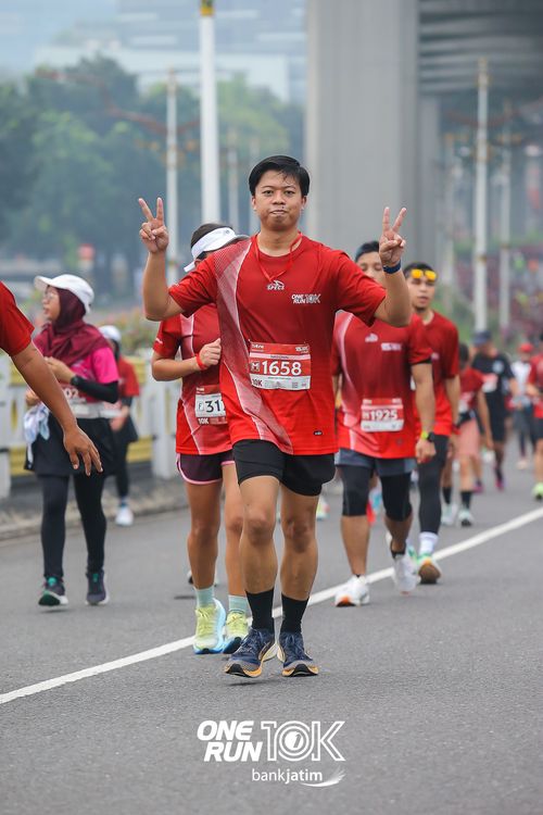 Race photo from ONE RUN 10 K
