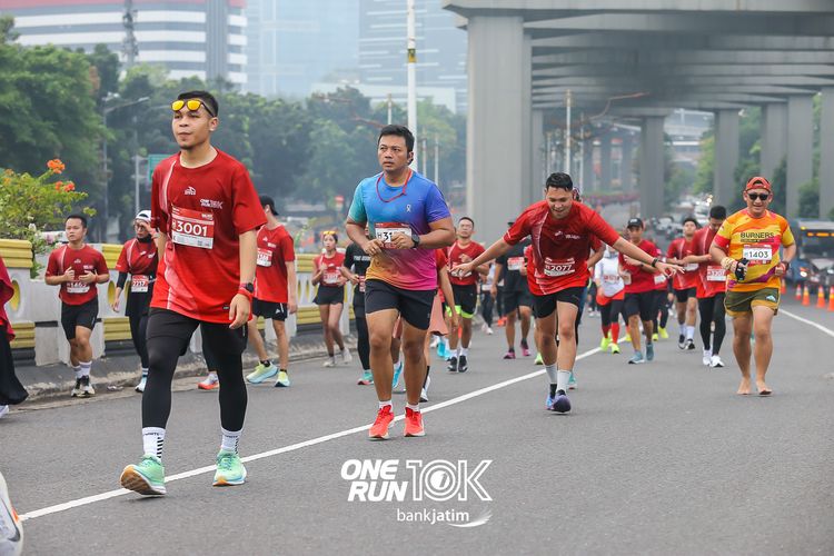 Race photo from ONE RUN 10 K