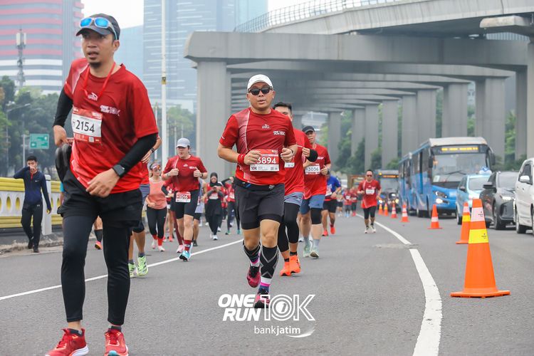 Race photo from ONE RUN 10 K