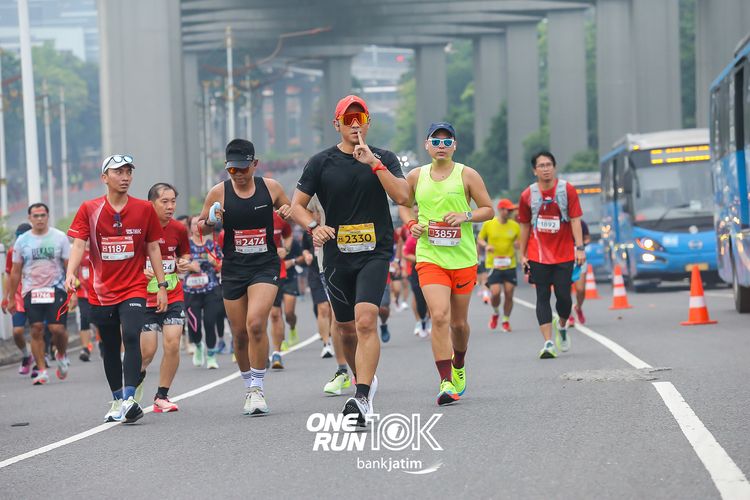 Race photo from ONE RUN 10 K