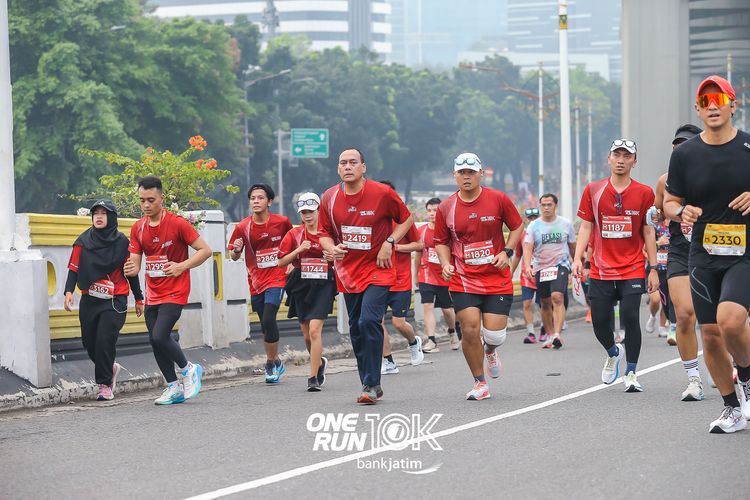 Race photo from ONE RUN 10 K