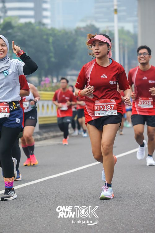 Race photo from ONE RUN 10 K