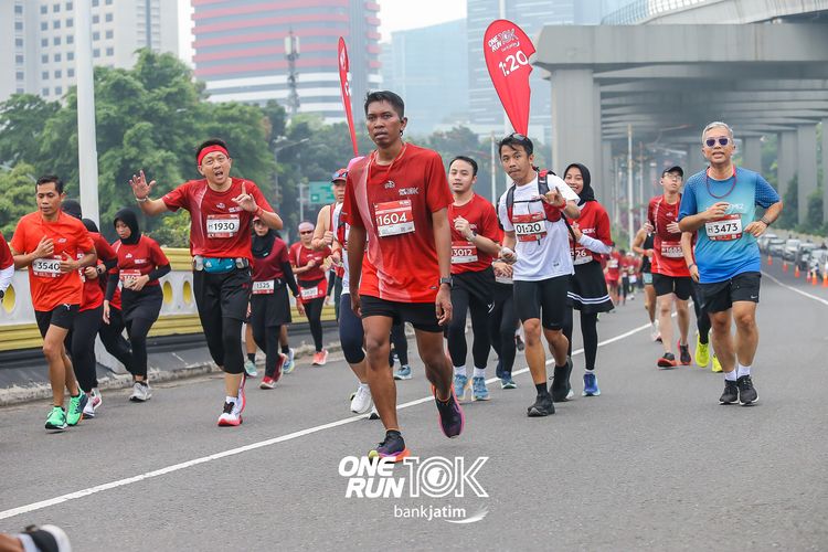 Race photo from ONE RUN 10 K