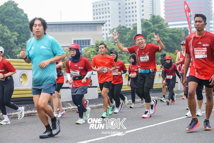 Race photo from ONE RUN 10 K