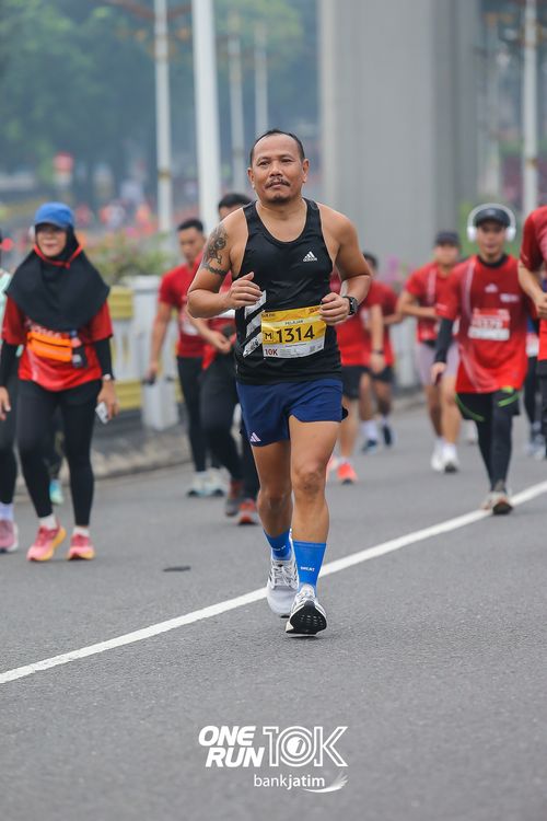 Race photo from ONE RUN 10 K