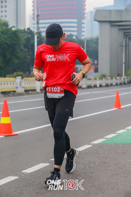 Race photo from ONE RUN 10K 2025