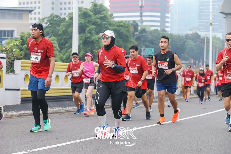 Race photo from ONE RUN 10 K