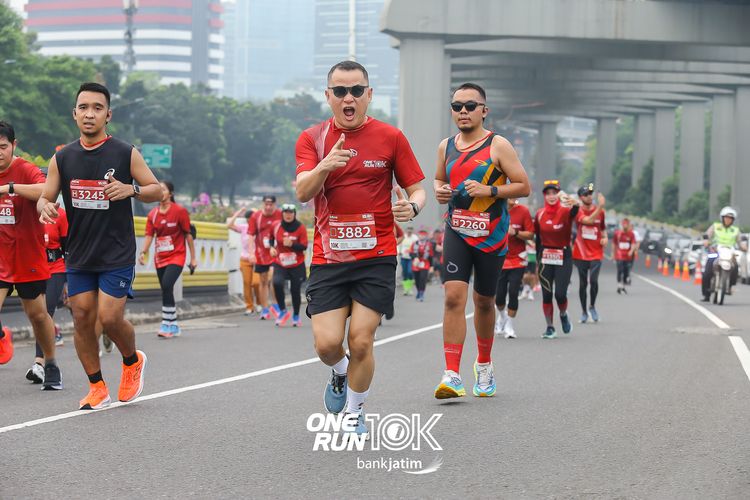 Race photo from ONE RUN 10 K