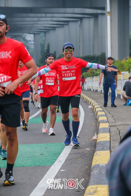 Race photo from ONE RUN 10K 2025