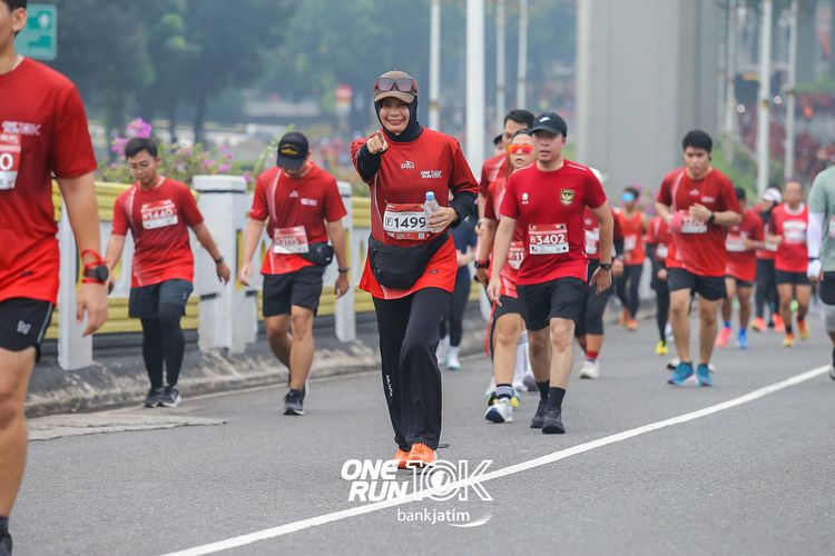 Race photo from ONE RUN 10 K
