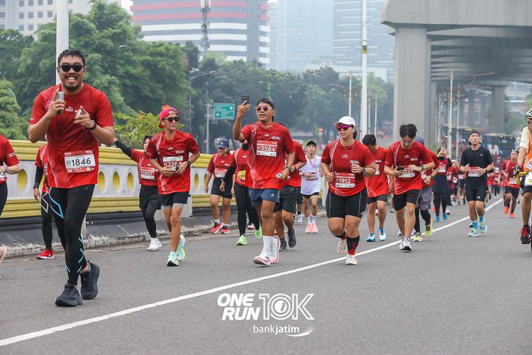 Race photo from ONE RUN 10 K