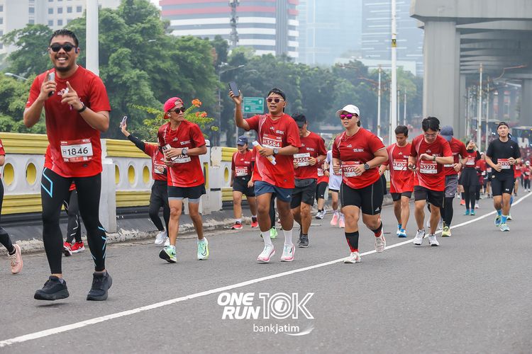 Race photo from ONE RUN 10 K