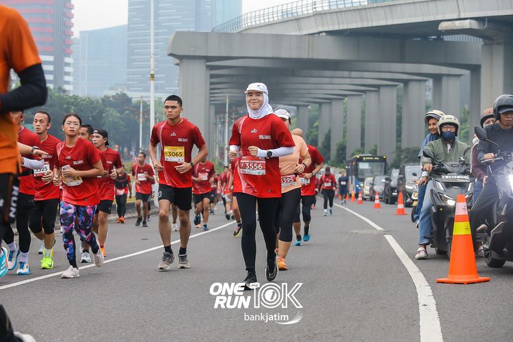 Race photo from ONE RUN 10 K