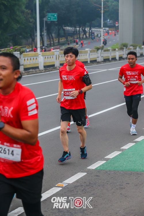 Race photo from ONE RUN 10K 2025