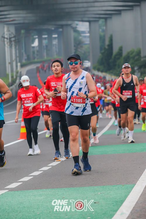 Race photo from ONE RUN 10K 2025